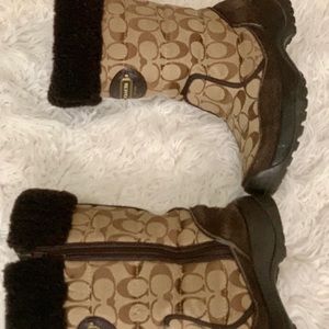 Coach Sonya A7075 brown logo shearling boots